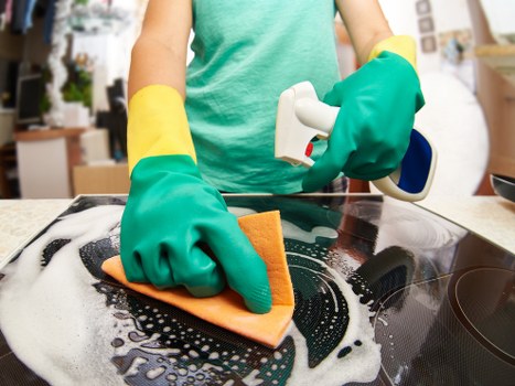 Bathroom and floor cleaning during a Westkensington move-out clean